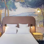 Western Centre Le Grand Hotel 4*