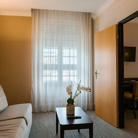 Western Centre Le Grand 푸아티에