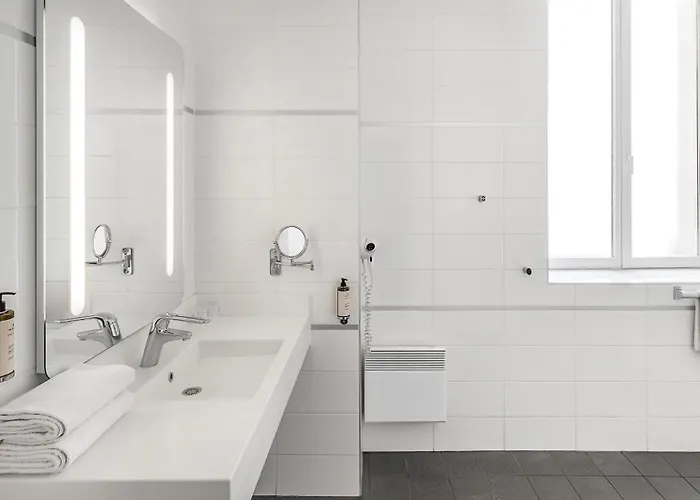 Otel Western Centre Le Grand Puvatya